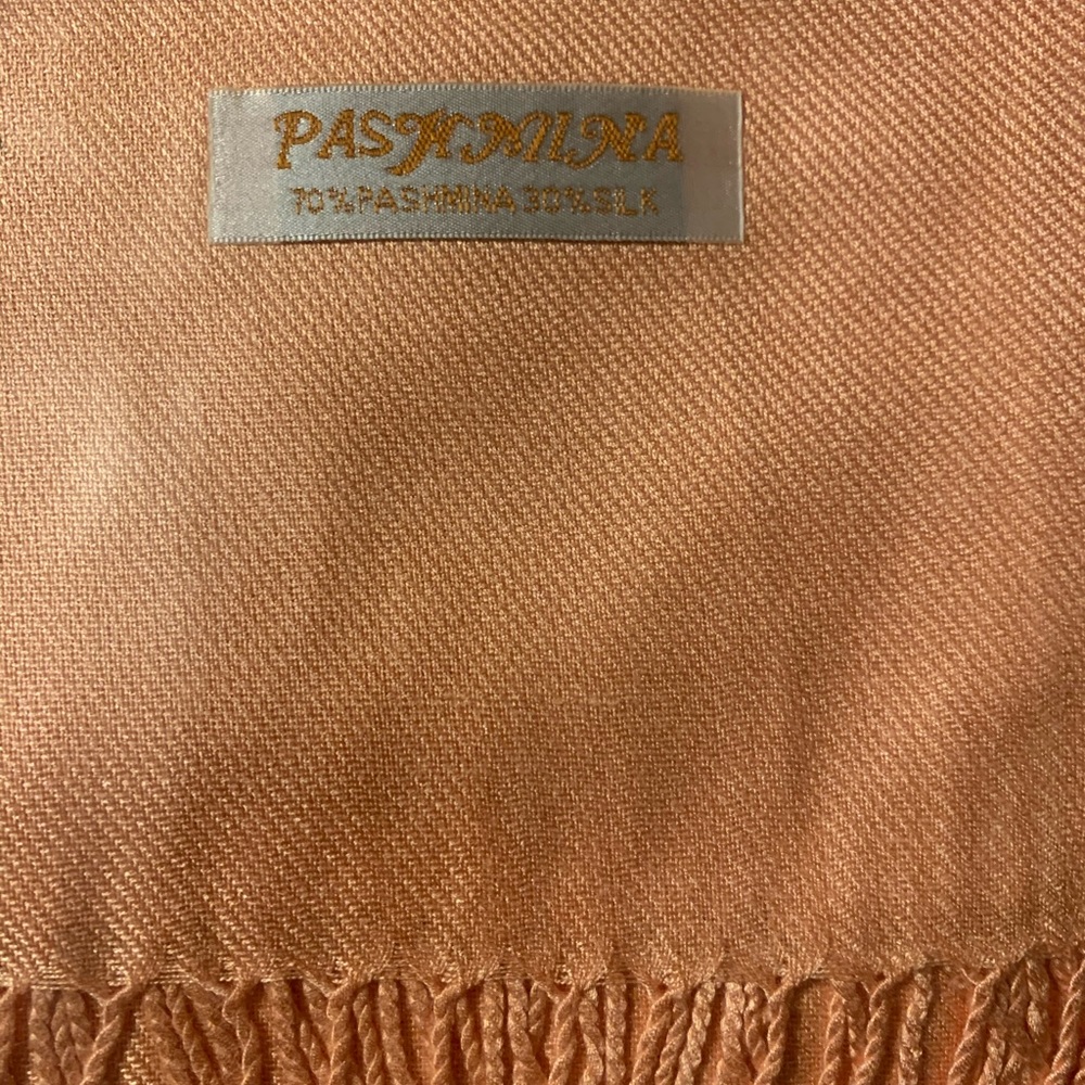 Peach Pashmina shawl/scarf - Picture 2 of 2